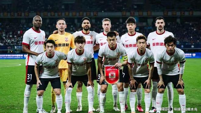 爱游戏网页版-包含中超赛场热血搏杀，球员卓越表现彰显实力的词条