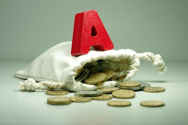 包含汉堡队实力暴露短板，后防漏洞须尽快补齐的词条