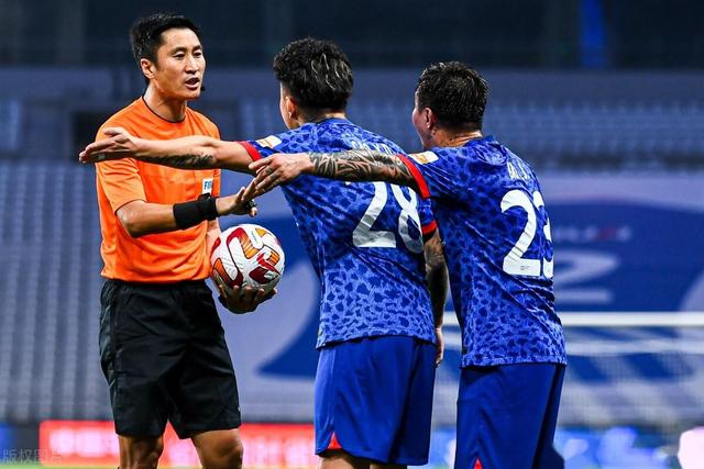 亚洲足球队在国际赛事中崭露头角