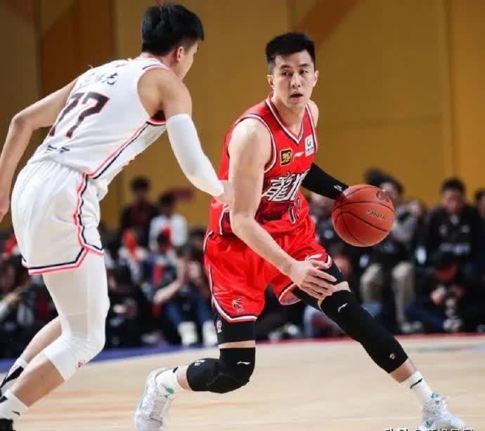 爱游戏亚洲官网-广东宏远遭遇逆转失利，备战状态不佳