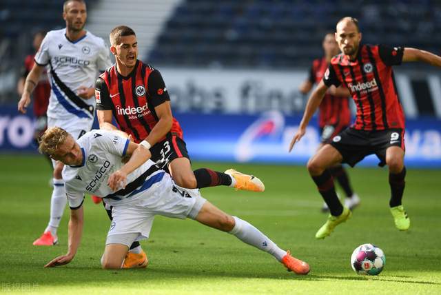 爱游戏app下载-不休森在德甲中表现抢眼，或成为新宠