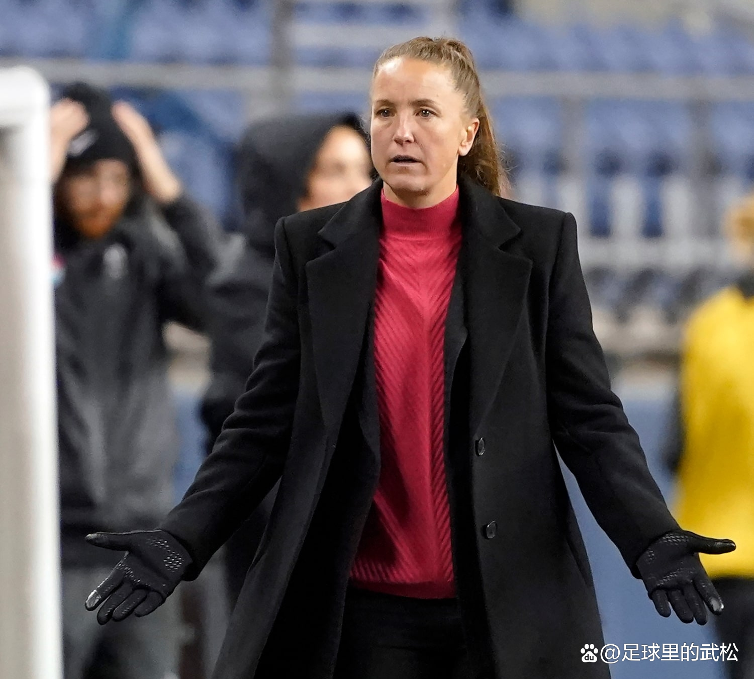 爱游戏官网入口-加拿大女足队员在国家队比赛中锋线破门