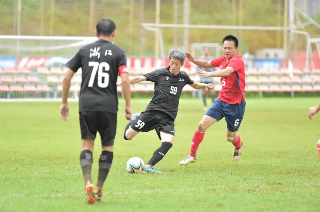 热爱足球的热情澎湃!国内联赛联袂燃爆体育圈的简单介绍 热爱足球的热情澎湃!国内联赛联袂燃爆体育圈的简单介绍