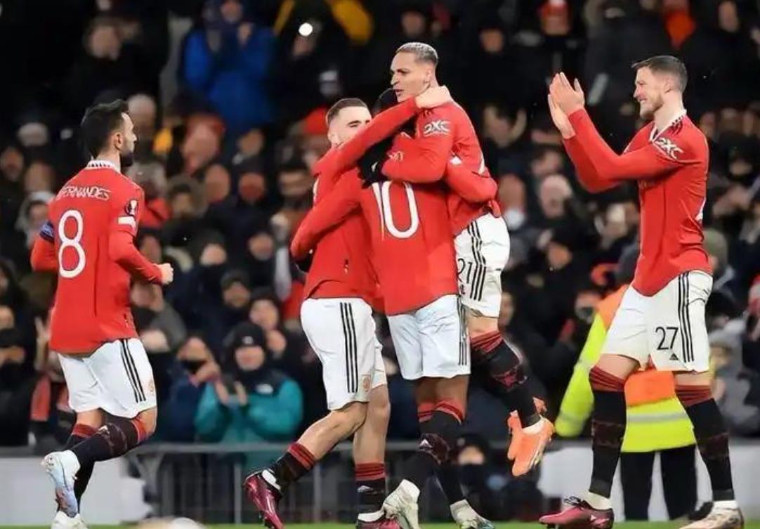 豪门对决,激烈角逐引发球迷热议的简单介绍 豪门对决,激烈角逐引发球迷热议的简单介绍