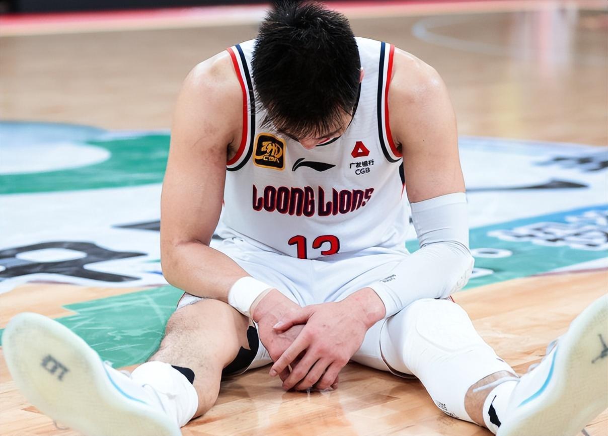 瑞典女足球员遭受伤病困扰 瑞典女足球员遭受伤病困扰