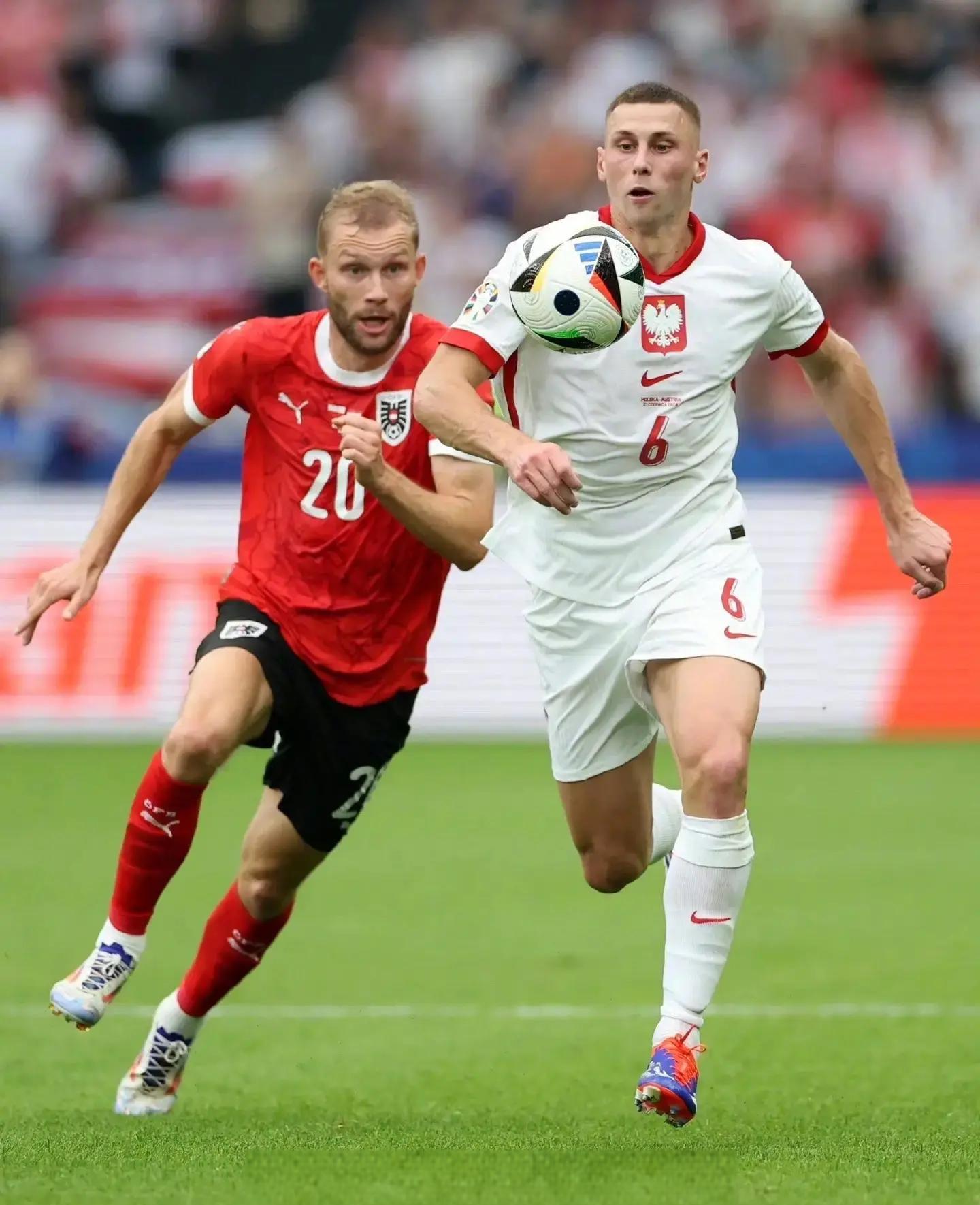 奥地利队与捷克队在欧洲进行友谊赛