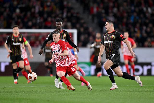 爱游戏-斯图加特即将与弗赖堡进行一场激烈的对决