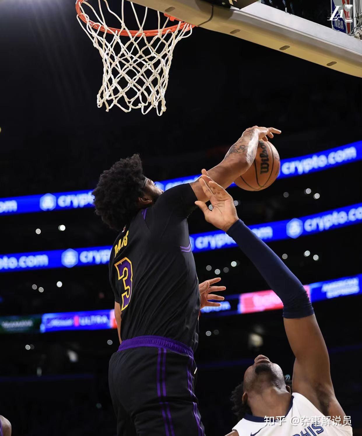 关于湖人主场大胜步行者,继续稳守西部榜首位置的信息 关于湖人主场大胜步行者,继续稳守西部榜首位置的信息