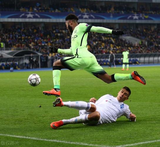 两队实力对决精彩交锋令人惊艳