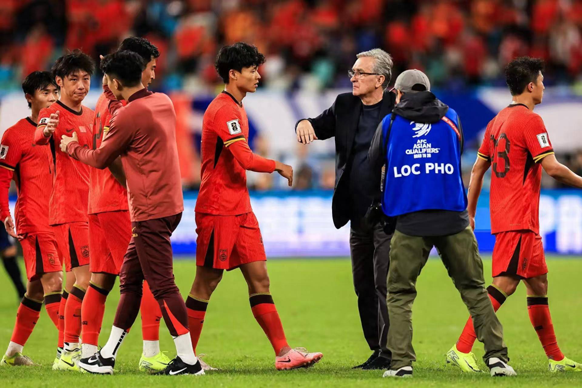 爱游戏官网-包含国家青年足球队备战比赛，团结合作展现最佳状态的词条