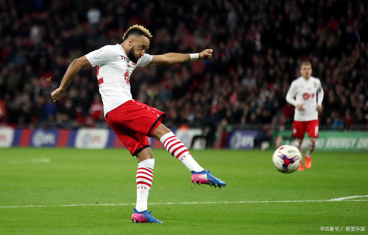 包含卡利亚里主场告捷，提升士气助力的词条