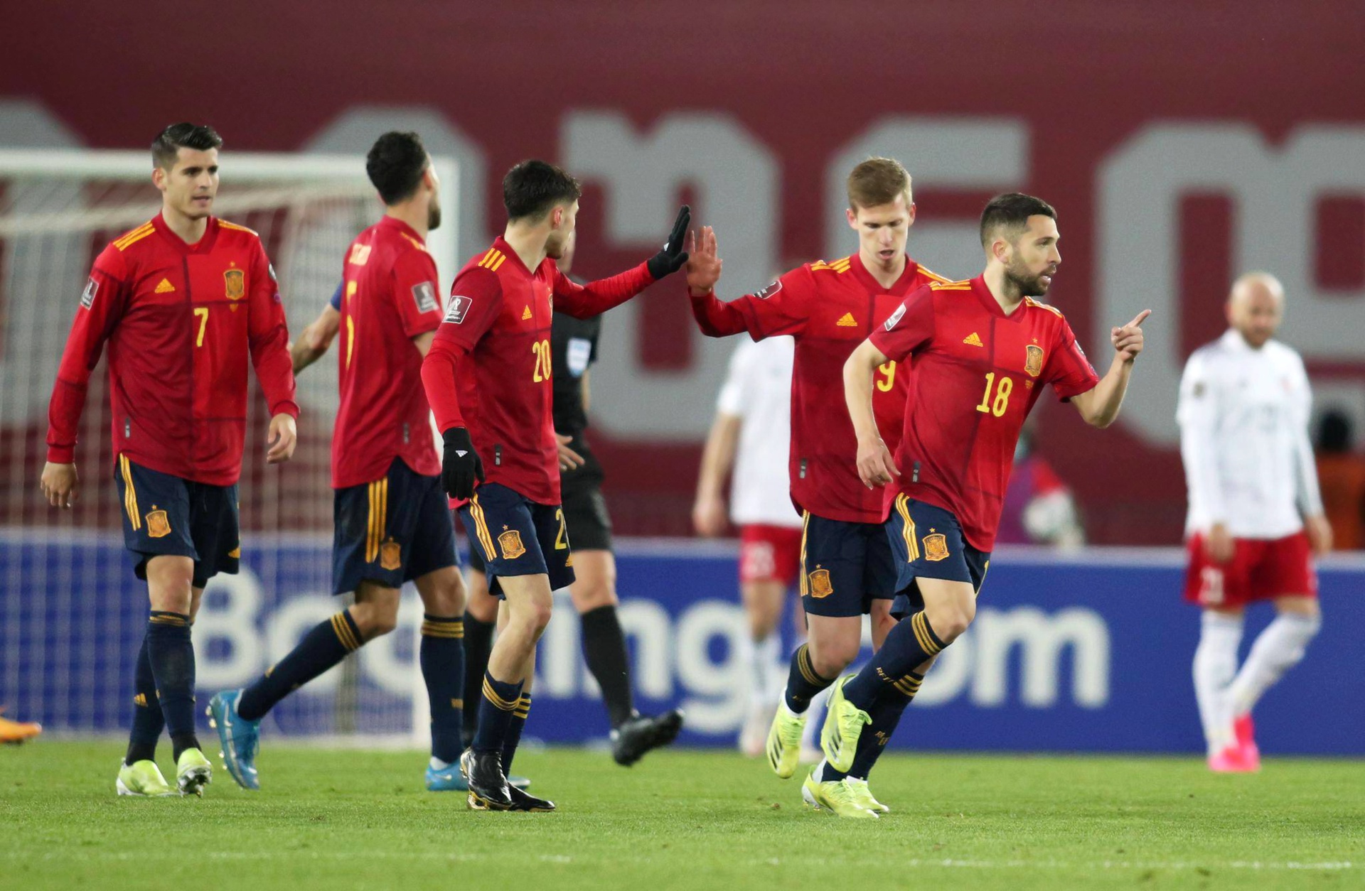 足球顶级职业俱乐部在欧洲比赛中竞逐的简单介绍 足球顶级职业俱乐部在欧洲比赛中竞逐的简单介绍